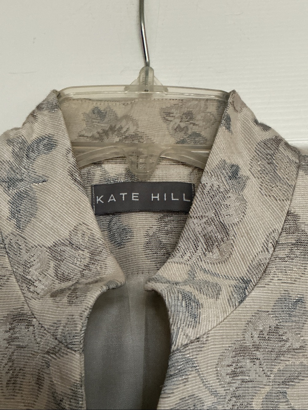 Kate Hill Cream and Light Gray Floral Jacquard Blazer - Picture 3 of 5